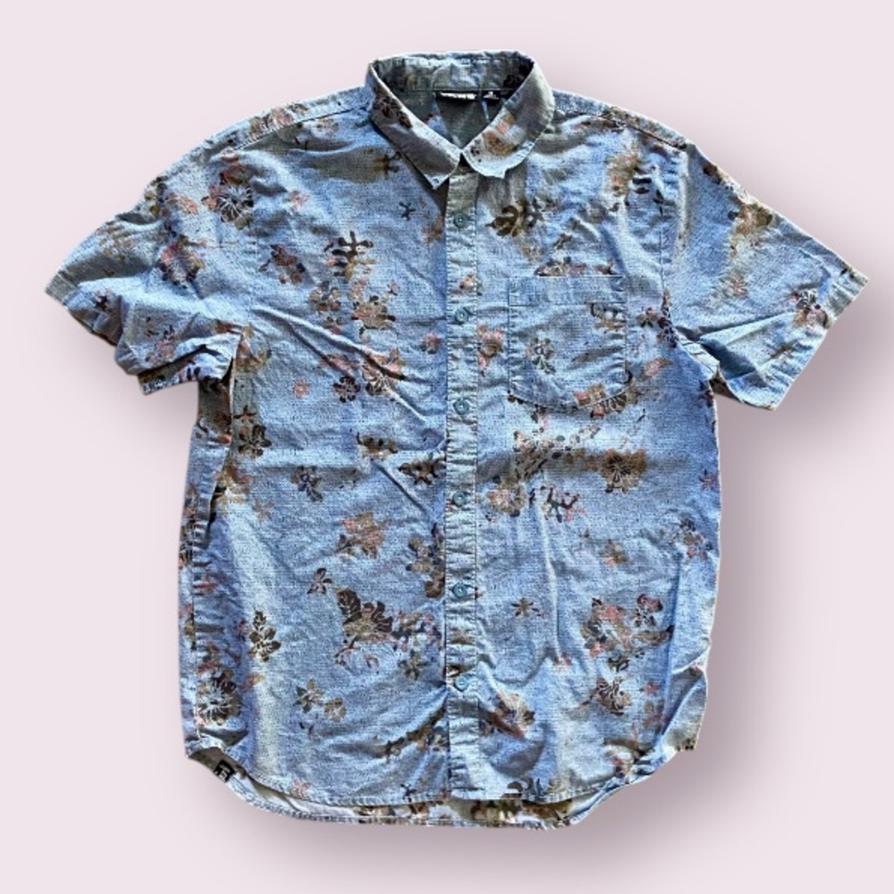 Vans Essential Pixilated Floral Woven Button-Up Shirt in Blue
